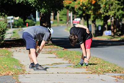 runners stretching